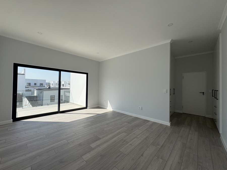 5 Bedroom Property for Sale in Sandown Western Cape